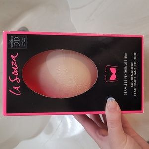 La senza seamless feather lite bra size DD
